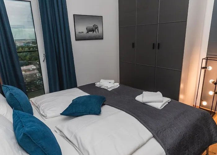 Great With View And Heated Rooftop Pool * Vienne