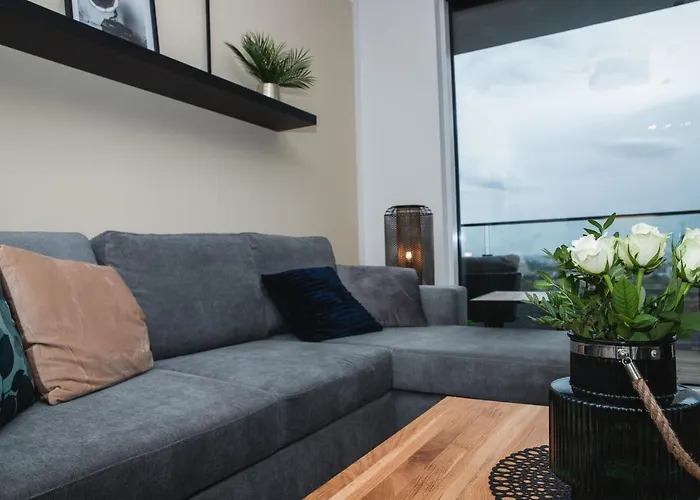 Great With View And Heated Rooftop Pool Vienne