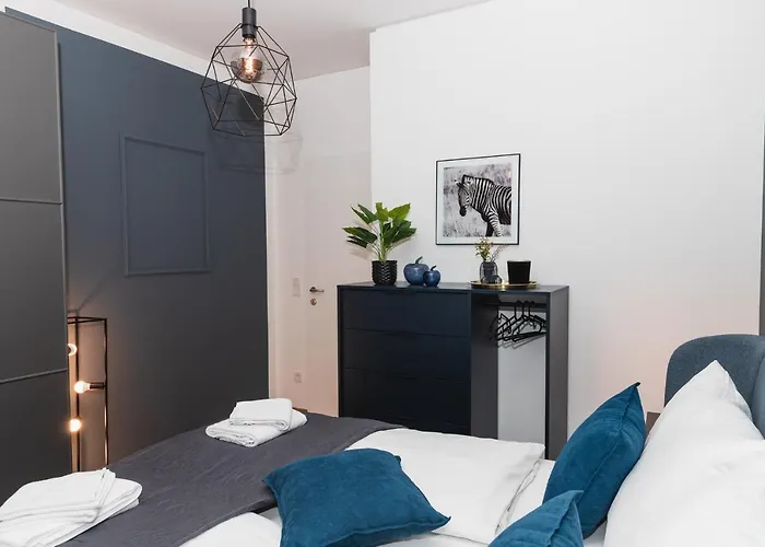 Great With View And Heated Rooftop Pool *