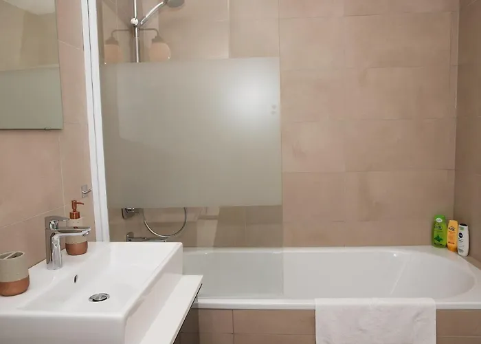 Great With View And Heated Rooftop Pool Appartement *