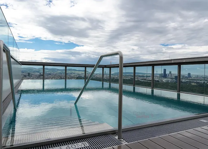 Great With View And Heated Rooftop Pool *