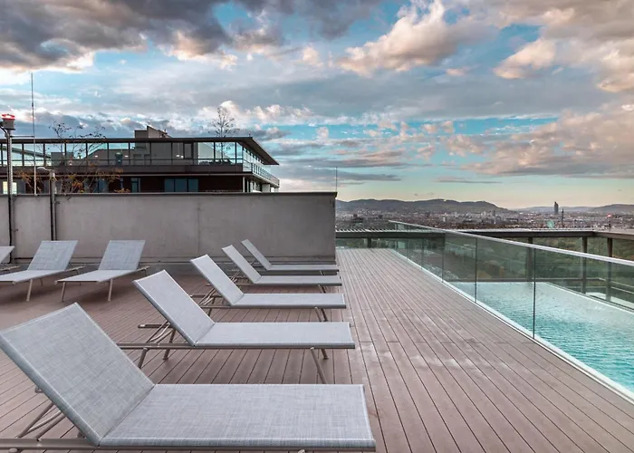 Great With View And Heated Rooftop Pool Daire